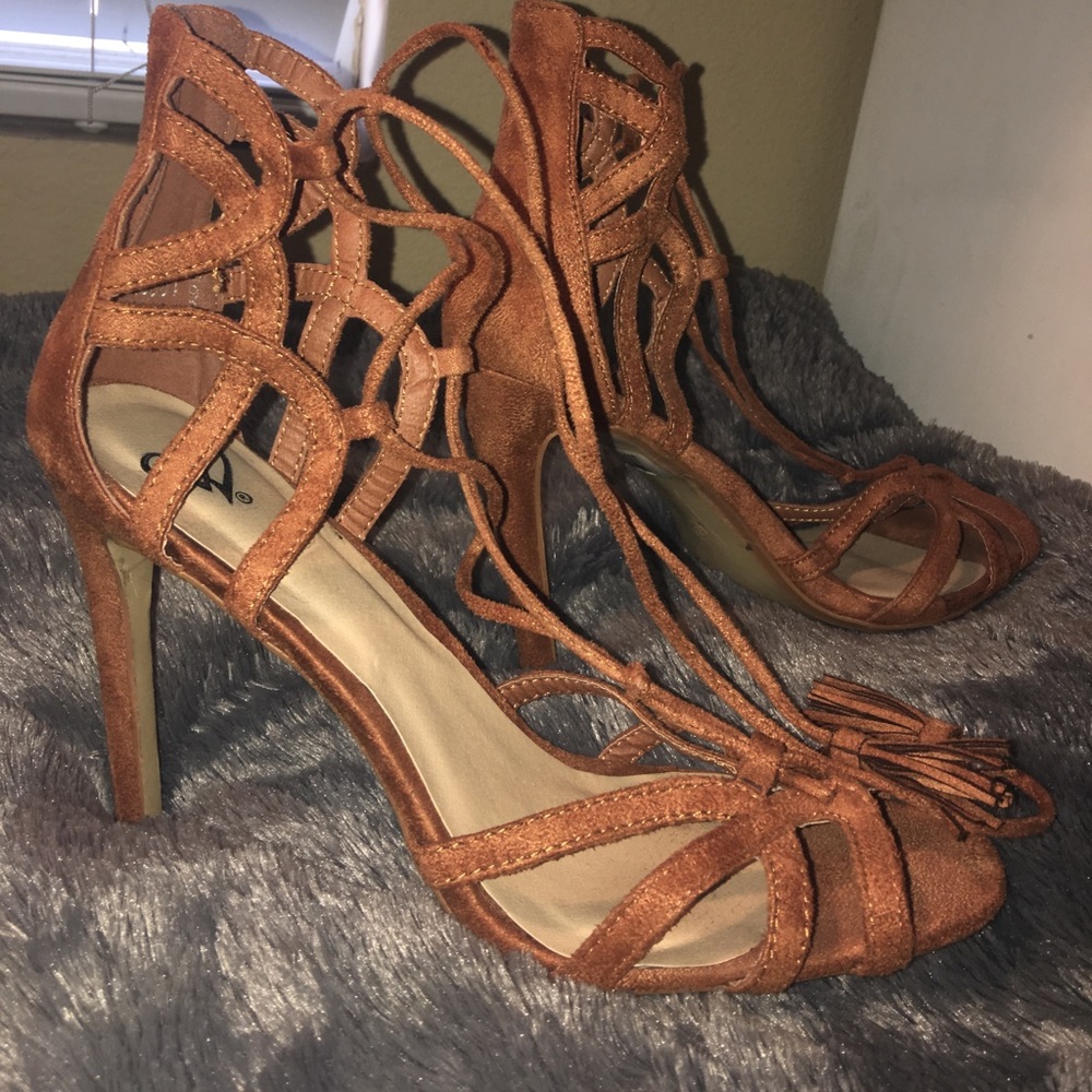 Tan lace up heels ♥️