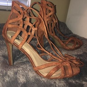 Tan lace up heels ♥️