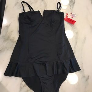 Spanx Swimsuit Size 6. New with tags.
