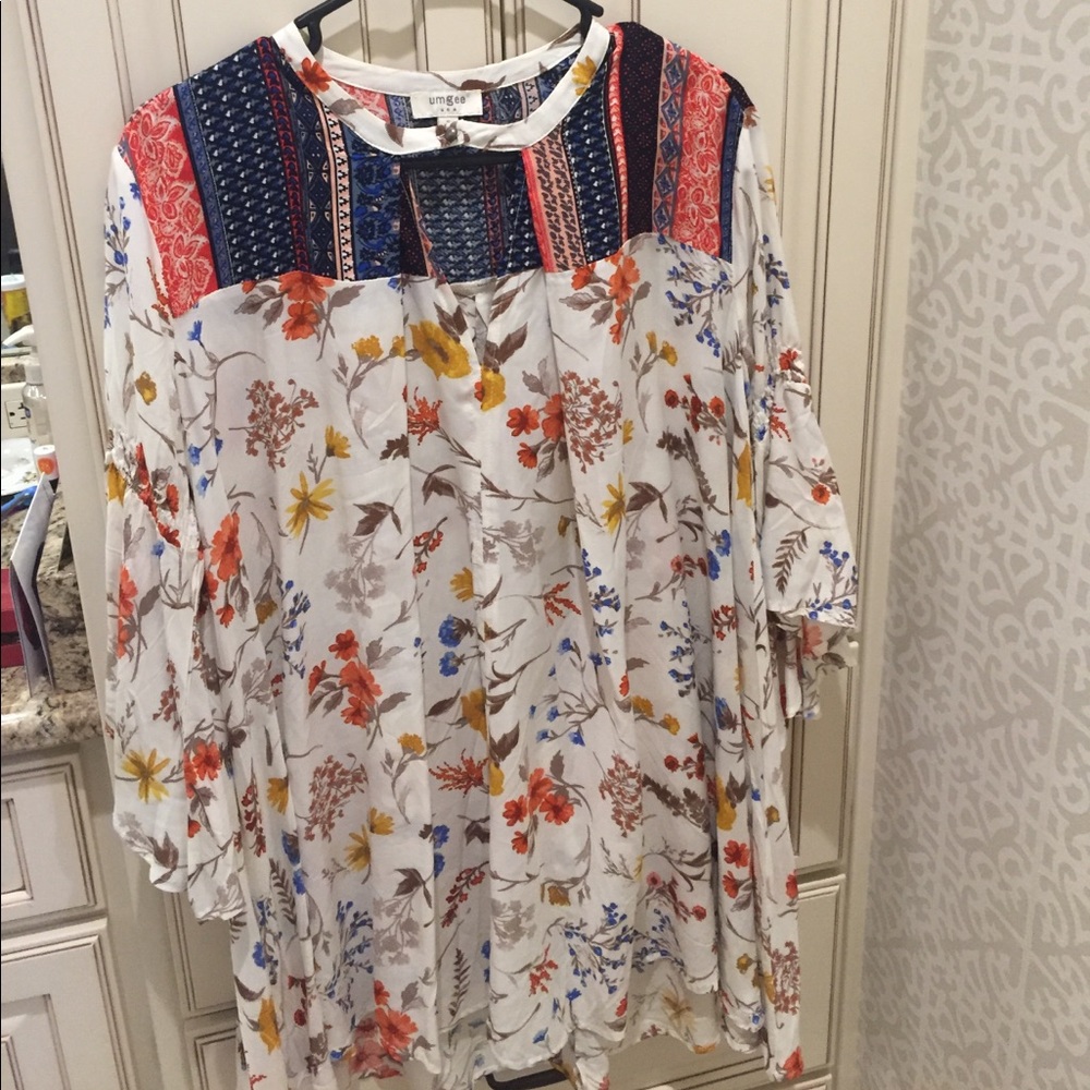 Beautiful flowy tunic