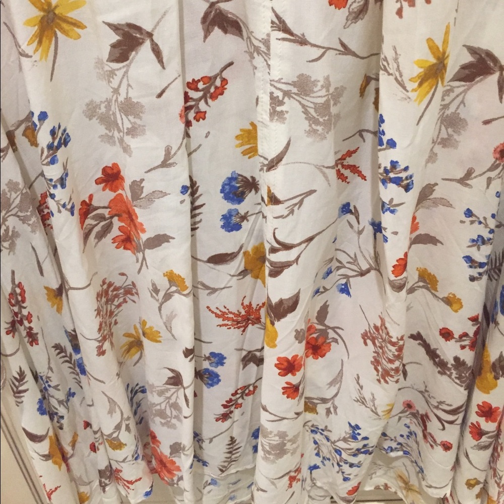 Beautiful flowy tunic - Picture 4 of 4