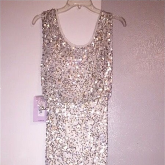 Dress Ivory Color - Picture 1 of 2