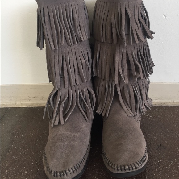 Minnetonka Boots - Picture 2 of 4