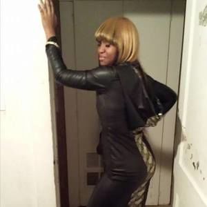 Meet your Posher, Danielle