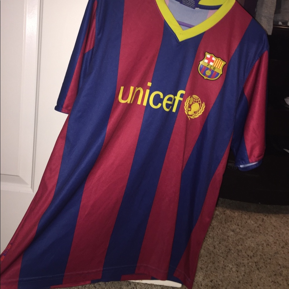Men’s UNICEF Messi Jersey Size XL