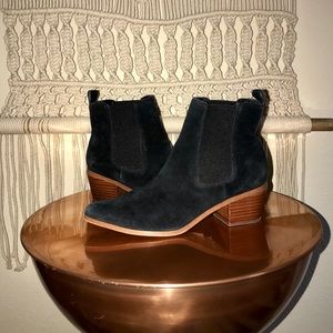 Topshop Black Suede Chelsea Ankle Boot size 6.5