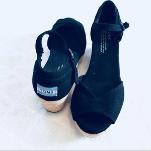 T O M S ● Canvas Espadrilles Wedges
