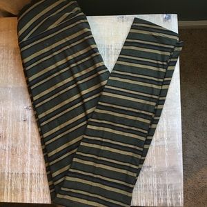 NWOT LulaRoe leggings