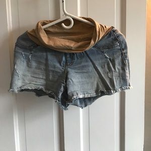 Maternity shorts