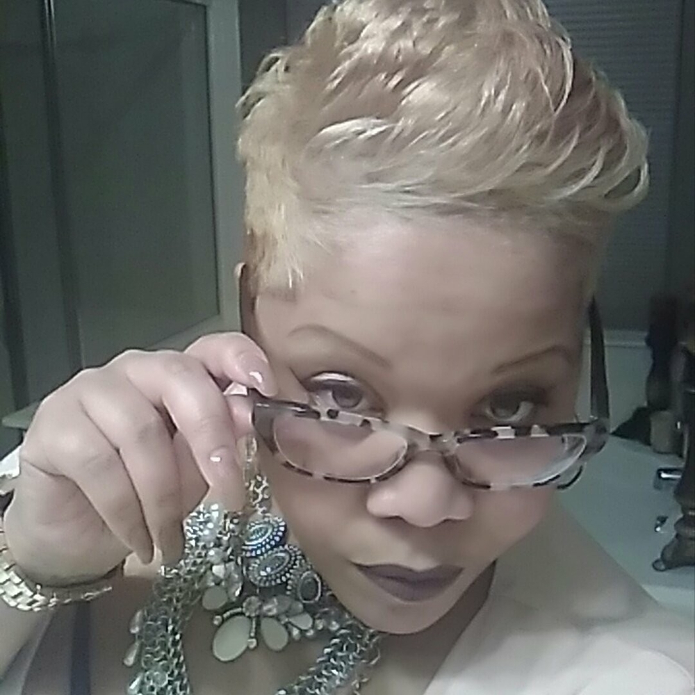 Meet your Posher, Rhonesha