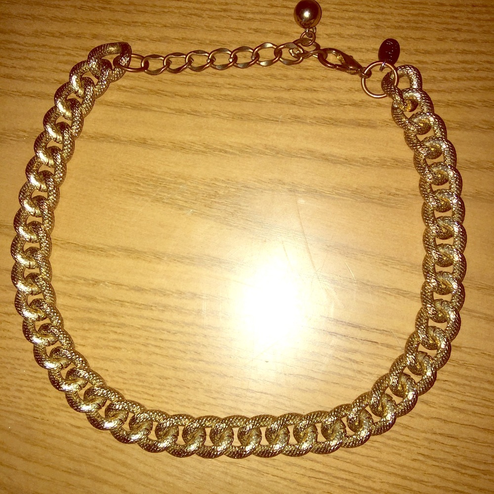 Gold chunky necklace