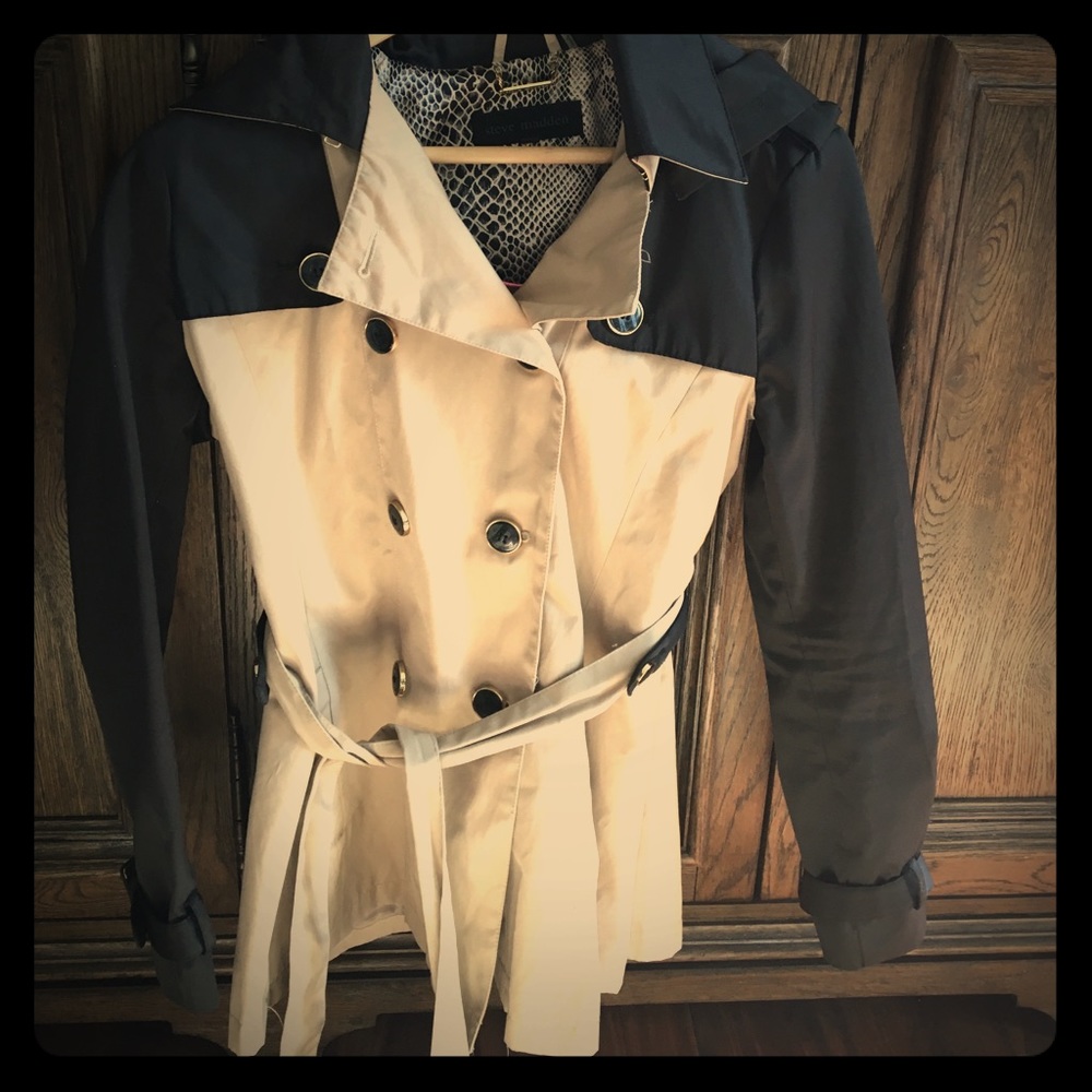 Steve Madden rain coat
