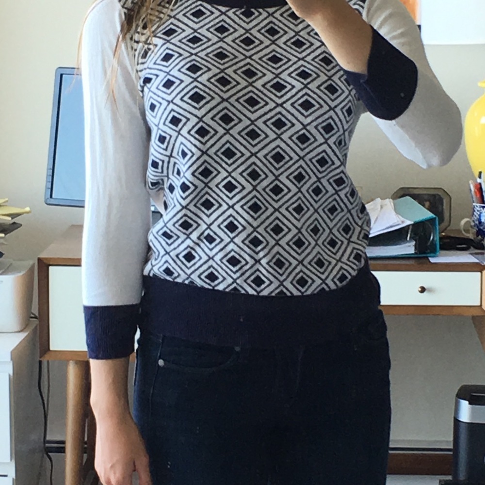 Adorable patterned sweater - Picture 2 of 2
