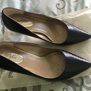 Navy dressy shoes