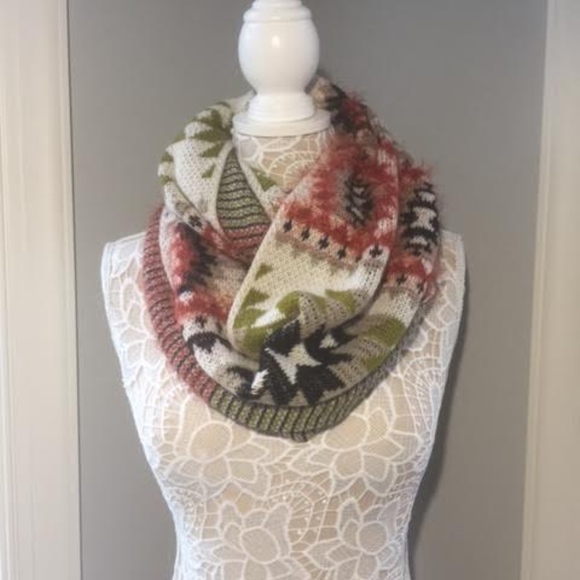 Aztec style Infinity Scarf - Picture 3 of 3