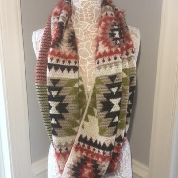 Aztec style Infinity Scarf - Picture 2 of 3
