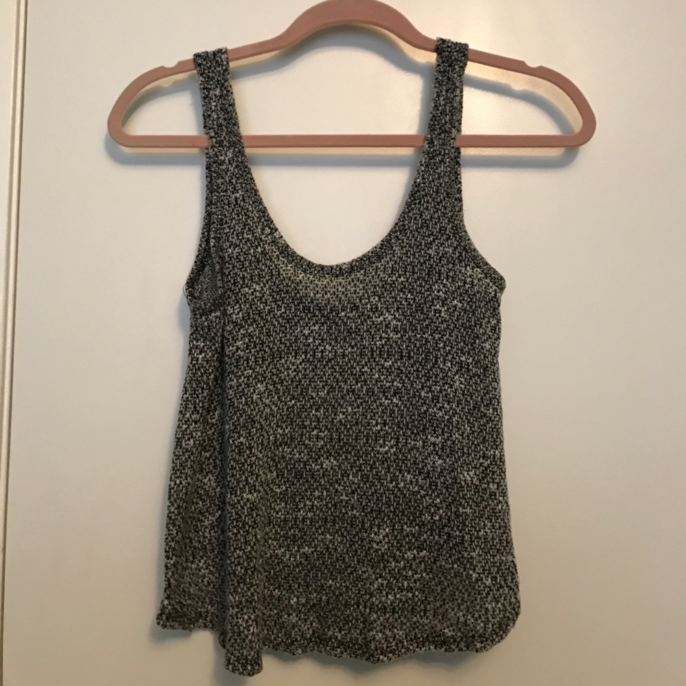 SOLD!! Cute Cropped Tank