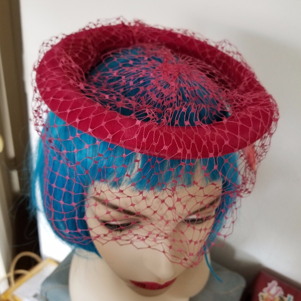 Vintage Womens Fuschia Velvet Saucer Hat 1950's
