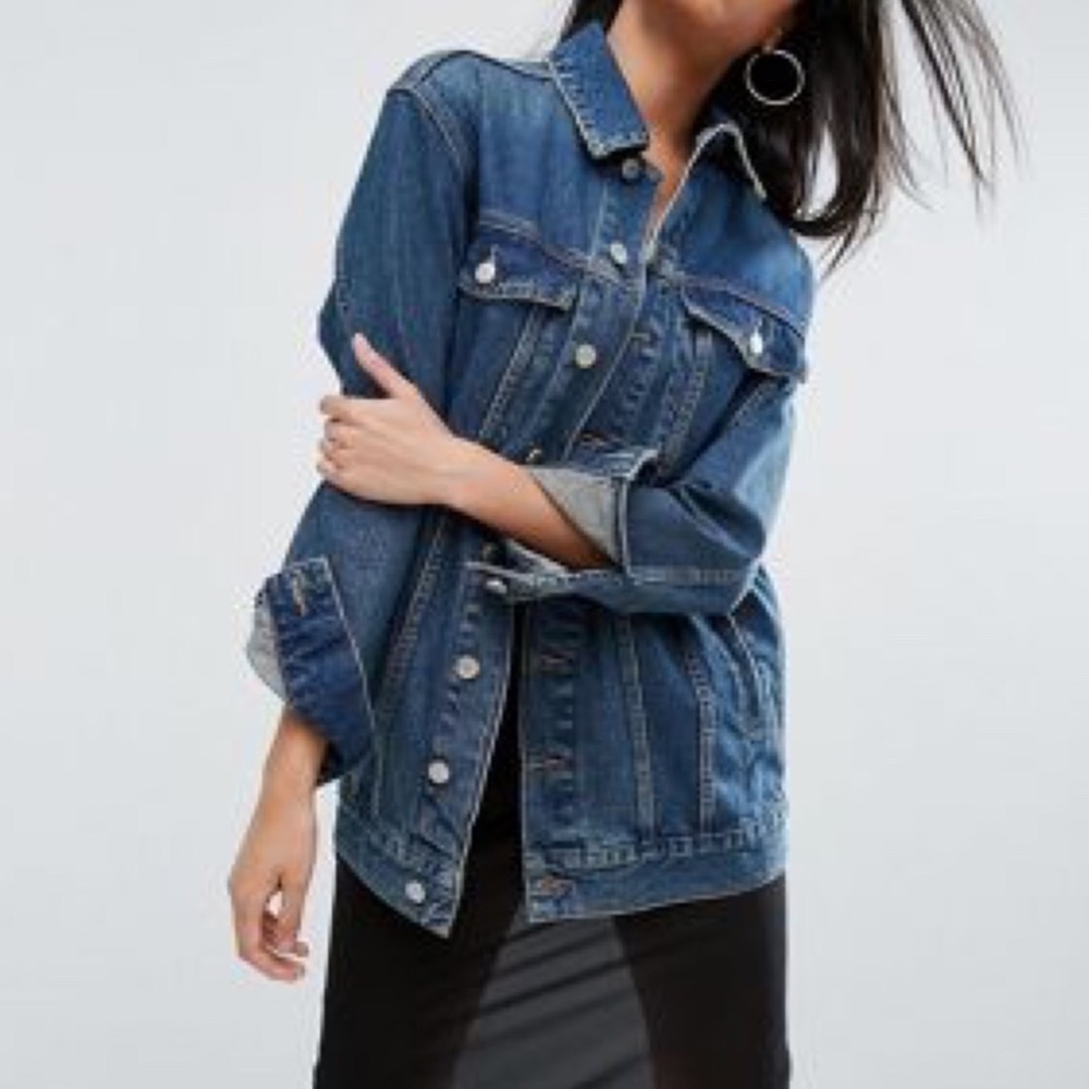 ONE LEFT 🚨 Chic Oversized Denim Jacket