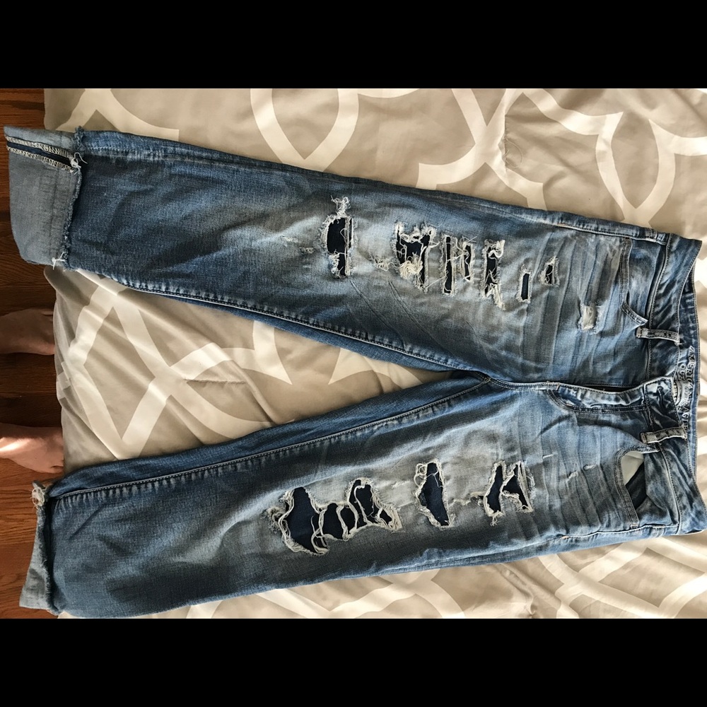 American Eagle distressed Jeans