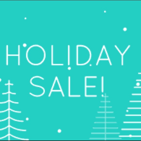 Huge Holiday Clearance Sale at sass&chic Holiday clearance sale