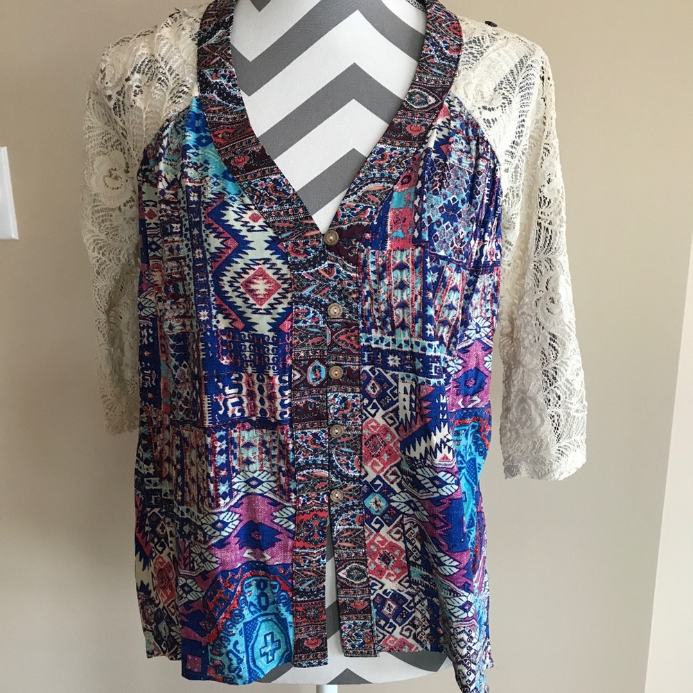 Gimmicks by BKE multi-color blouse
