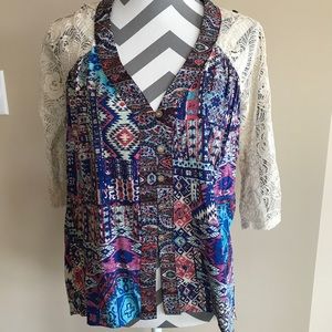 Gimmicks by BKE multi-color blouse