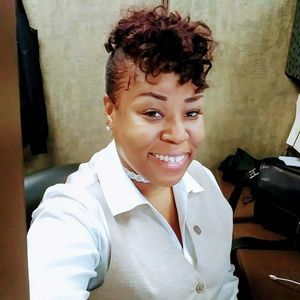 Meet your Posher, Dionne