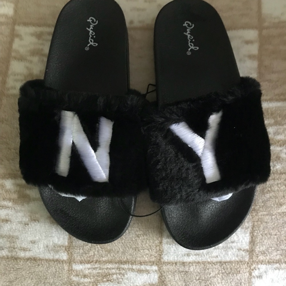 Black slippers