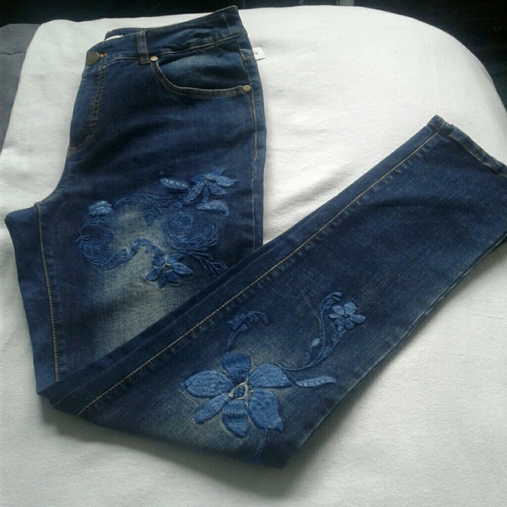 Eric denim size 6 92% cotton 6% polyester Blue