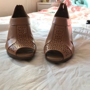 Clark’s Comfort Cute Peep Toe Heel