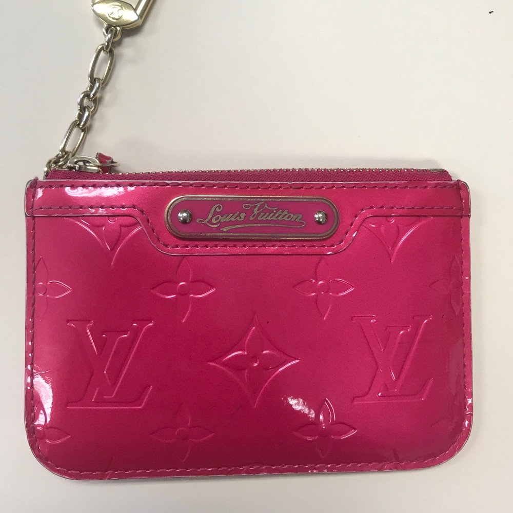 Louis Vuitton vernis key cles hot pink/Indian rose