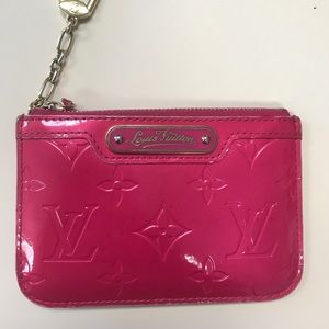 Louis Vuitton vernis key cles hot pink/Indian rose