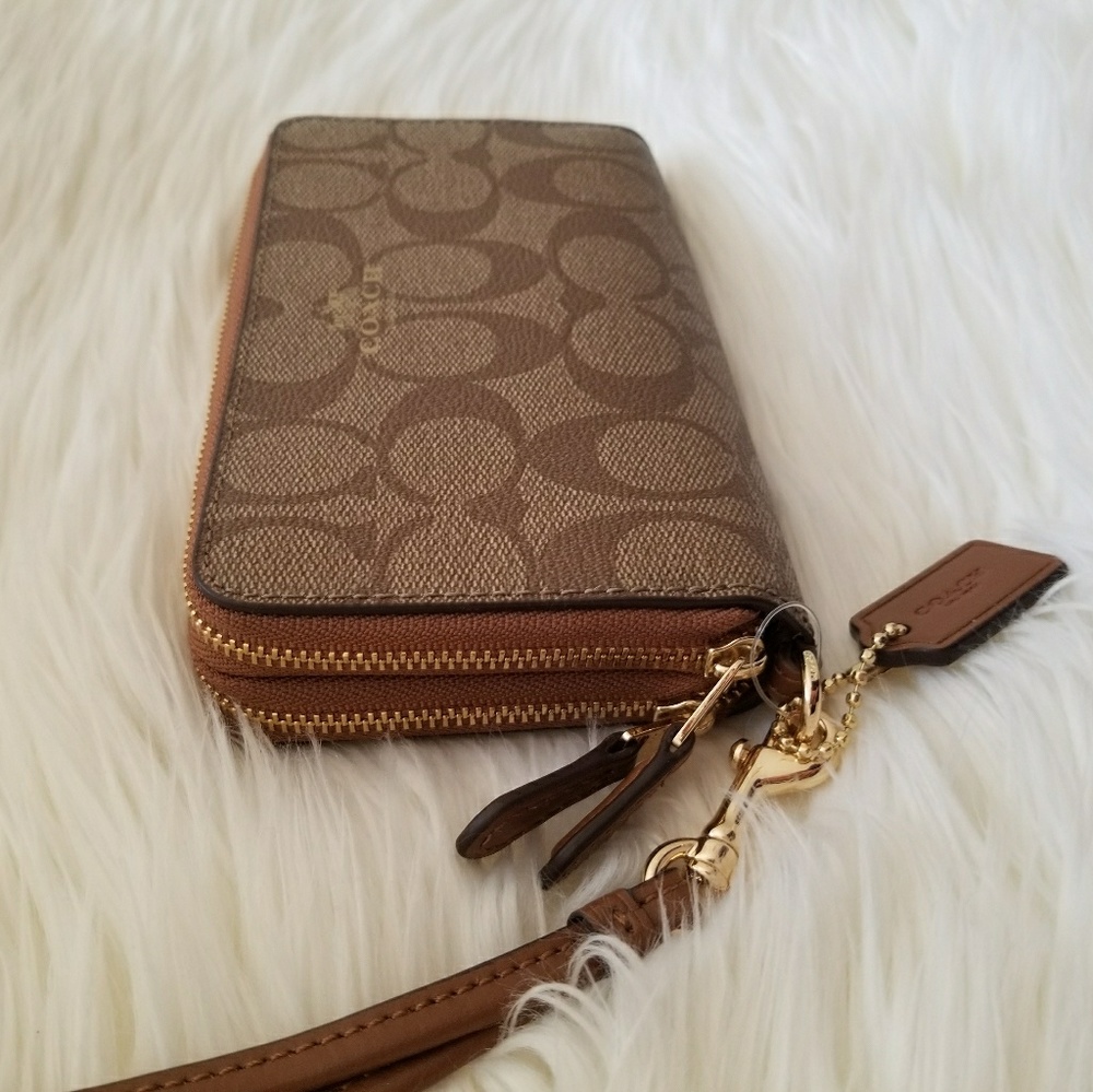 Sold*NWT* Coach Double Zip Wristlet/Wallet* - Picture 2 of 7