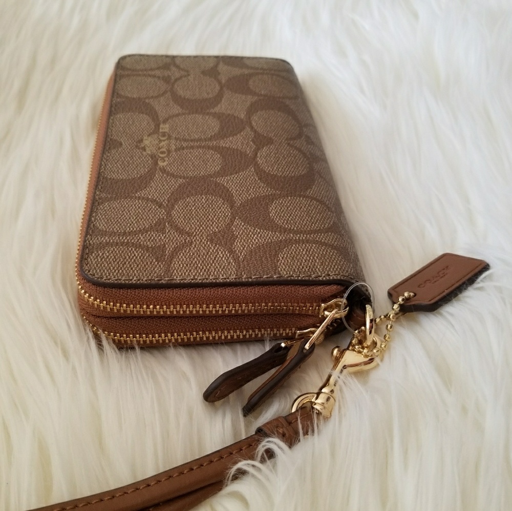 Sold*NWT* Coach Double Zip Wristlet/Wallet* - Picture 7 of 7