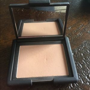 NARS bronzer in Zen