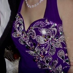 IRIDESCENT ELEGANCE 😍🌹