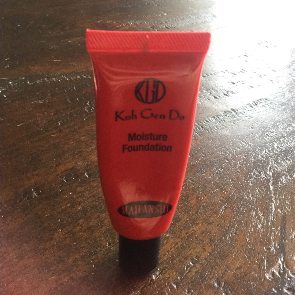 Koh Gen Do Moisture Foundation in 123
