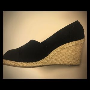 TOMS Calypso Black Canvas Wedge