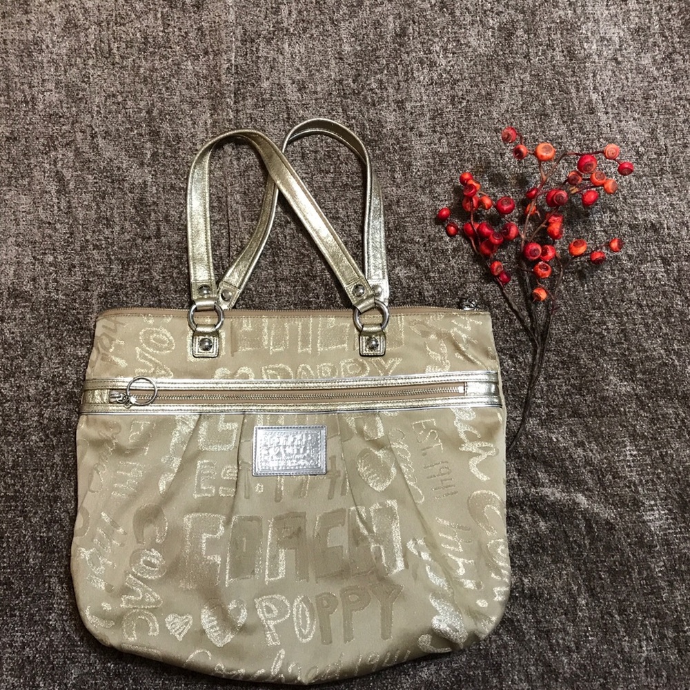 Coach poppy tote bag in gold