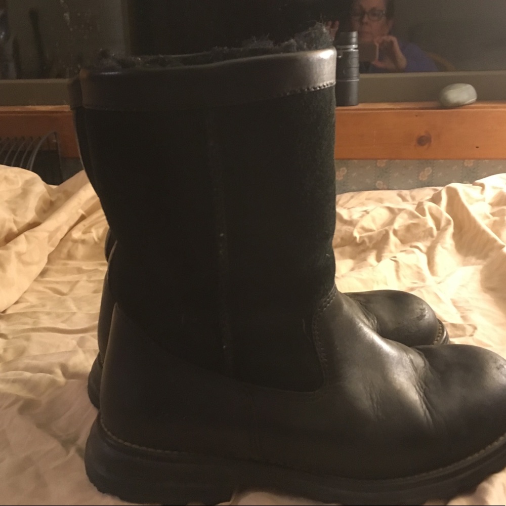 Ladies Ugg Black Boots.