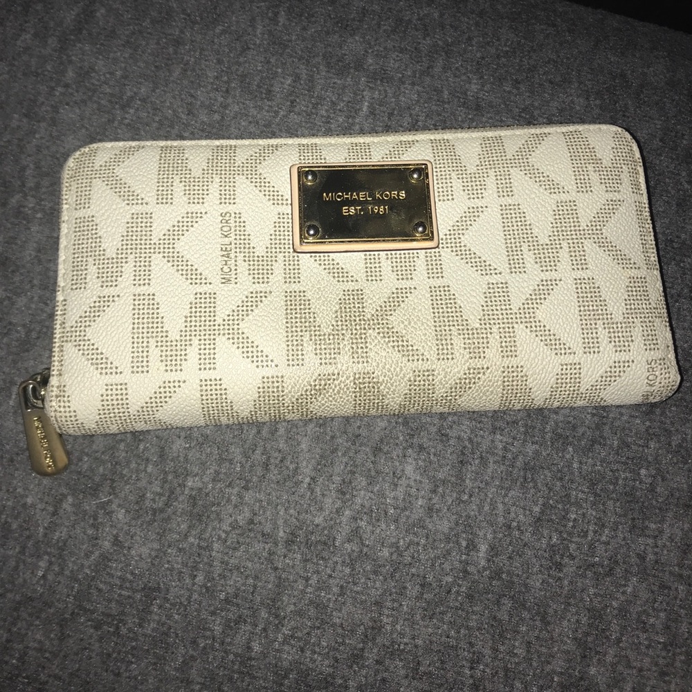 Michael Kors Jet Set Continental Wallet