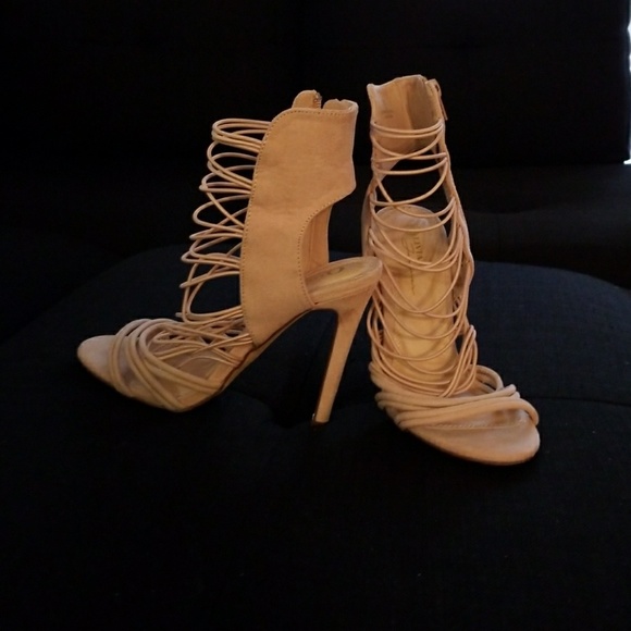 Classy ! - Picture 1 of 3