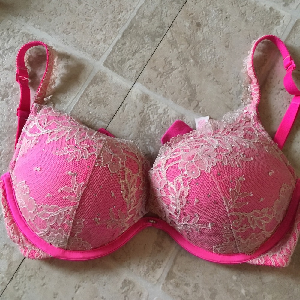 Like new Victoria's Secret push up bra