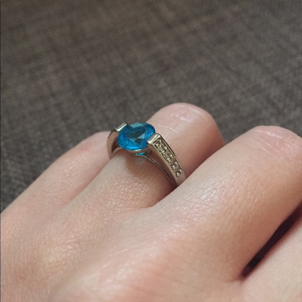 Bright blue stone ring - size 7