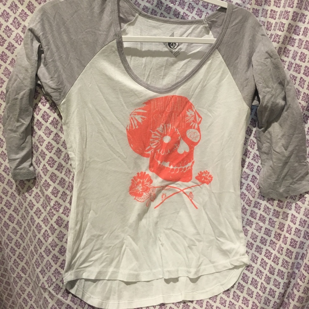 Skull baseball tee