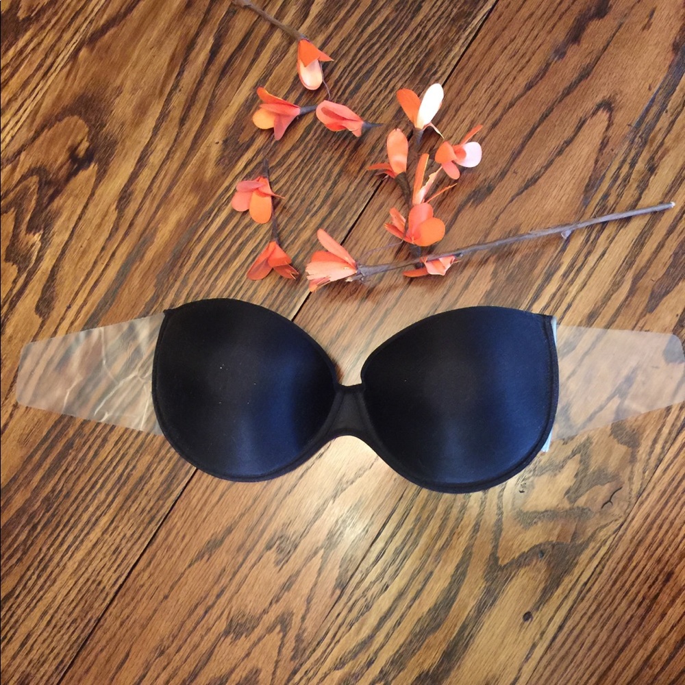 CLOSET BUNDLE SALE: strapless adhesive VS bra
