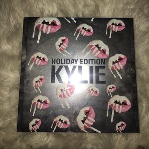 Kylie Hoiday Box empty