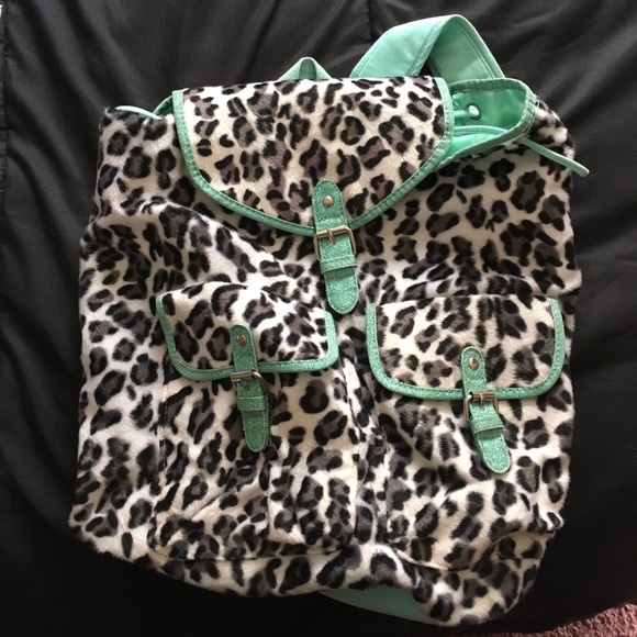 Leopard Backpack - Picture 1 of 4