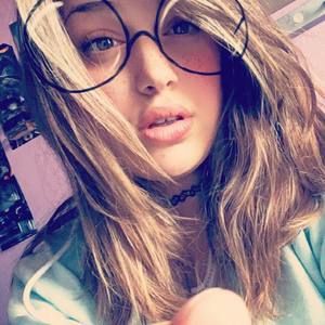 Meet your Posher, Devyn